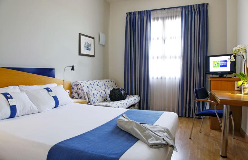 Holiday Inn Express Ciudad De Las Ciencias By Ihg Валенсия Екстериор снимка