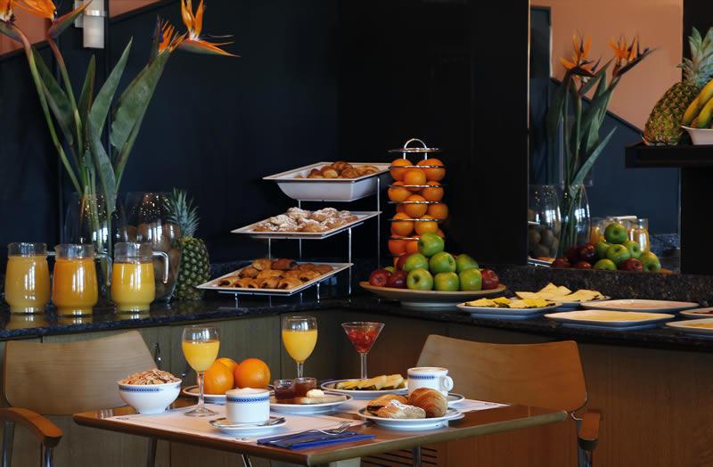 Holiday Inn Express Ciudad De Las Ciencias By Ihg Валенсия Екстериор снимка