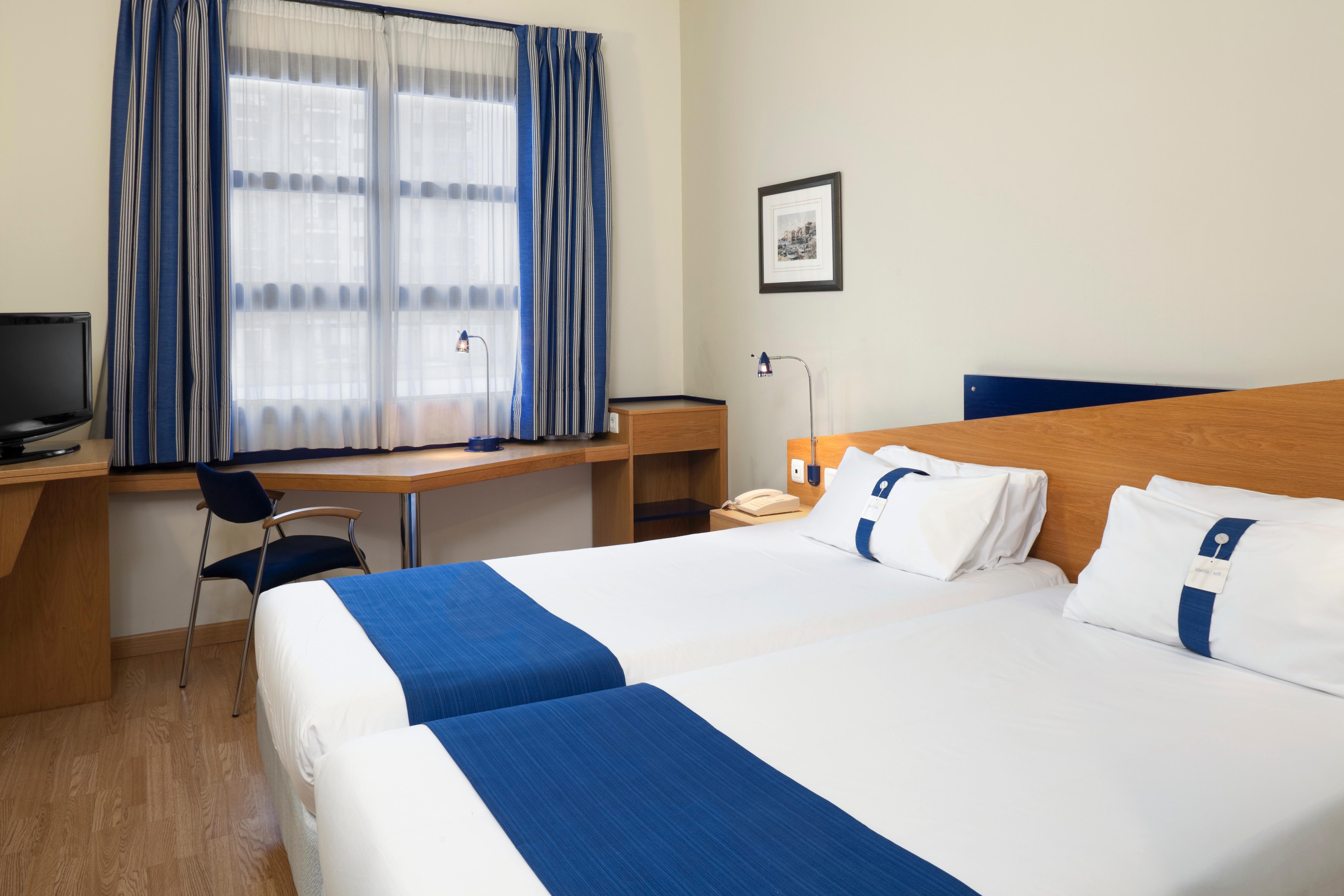 Holiday Inn Express Ciudad De Las Ciencias By Ihg Валенсия Екстериор снимка