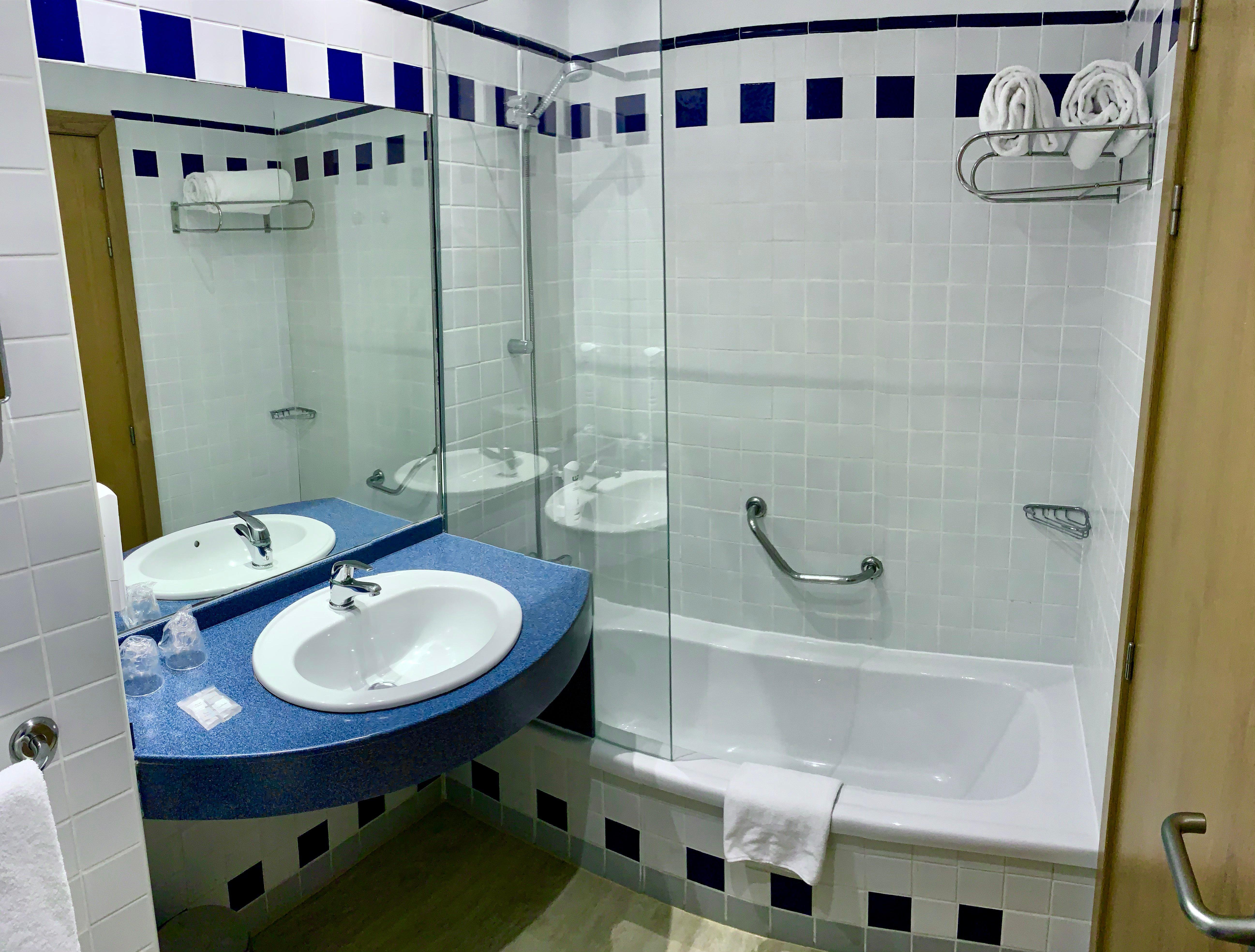Holiday Inn Express Ciudad De Las Ciencias By Ihg Валенсия Екстериор снимка