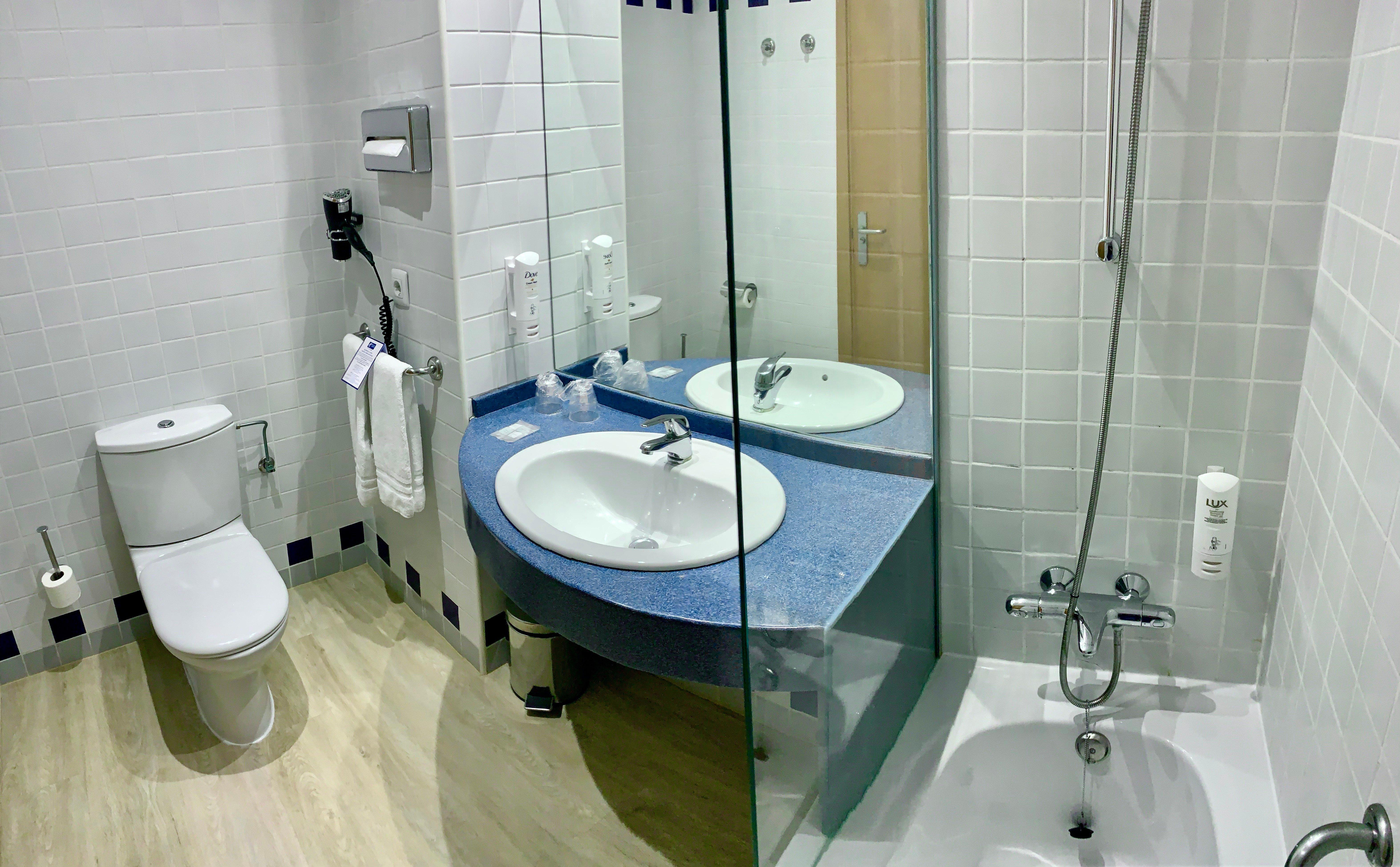 Holiday Inn Express Ciudad De Las Ciencias By Ihg Валенсия Екстериор снимка