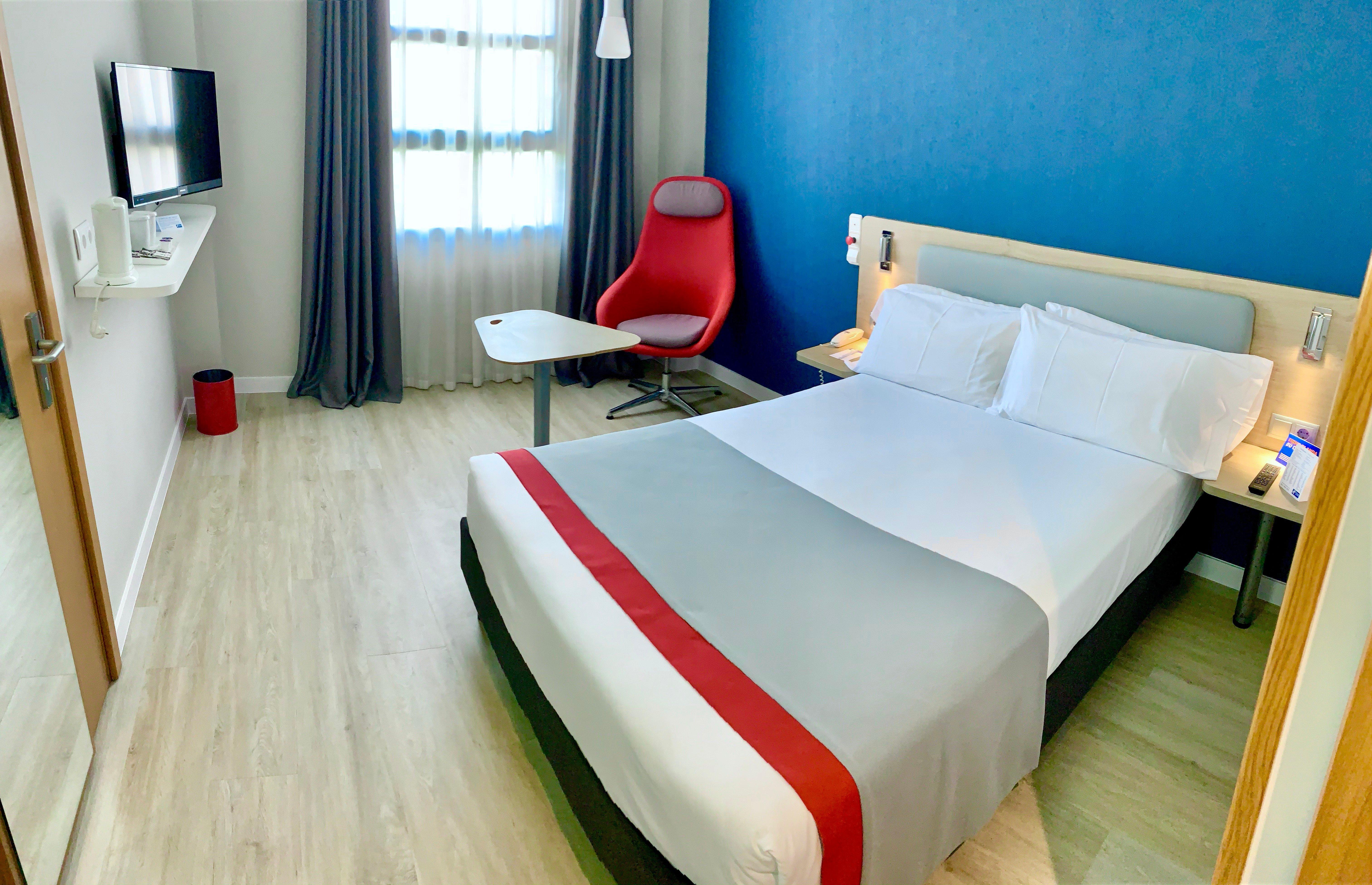 Holiday Inn Express Ciudad De Las Ciencias By Ihg Валенсия Екстериор снимка
