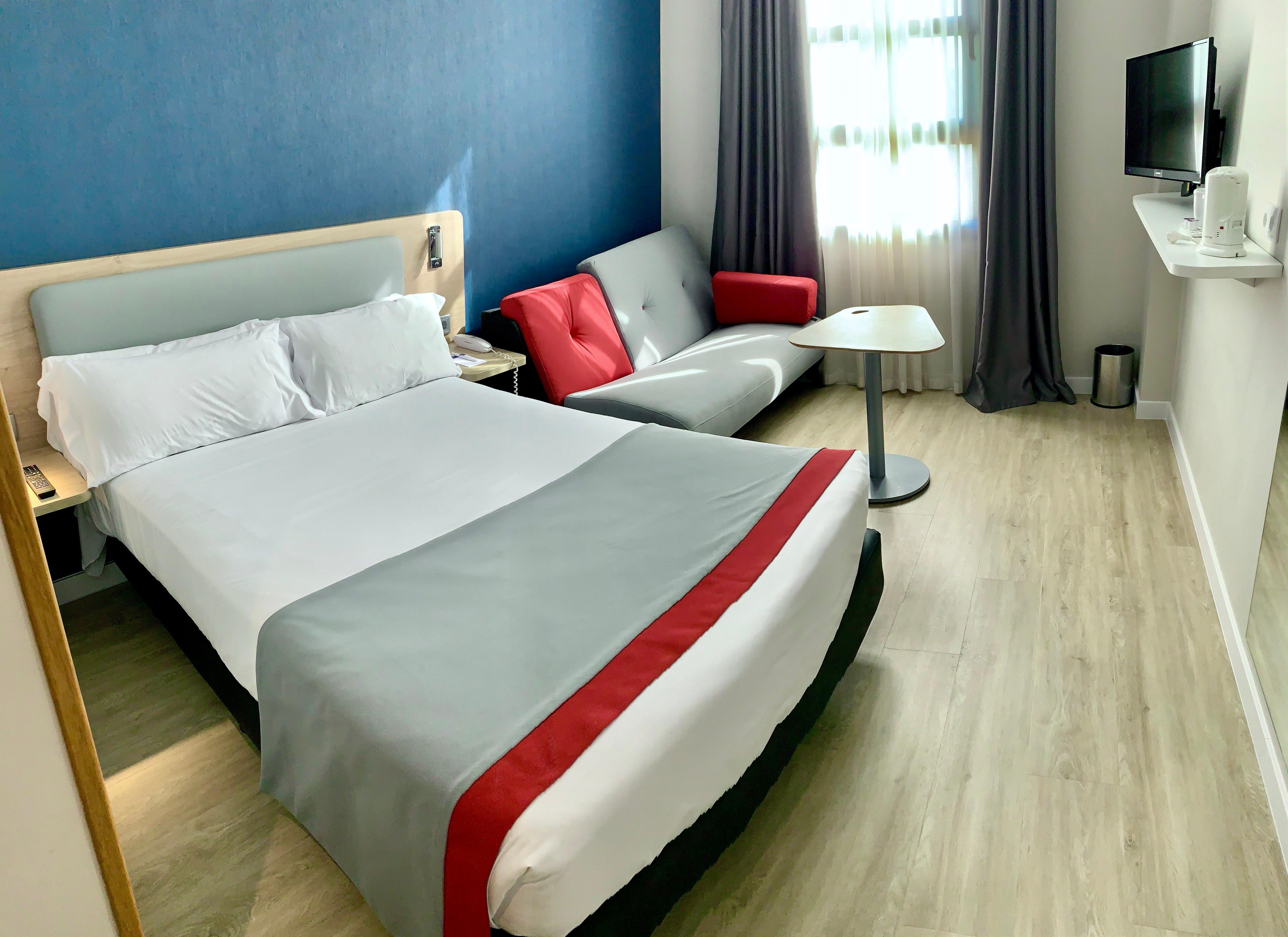 Holiday Inn Express Ciudad De Las Ciencias By Ihg Валенсия Екстериор снимка