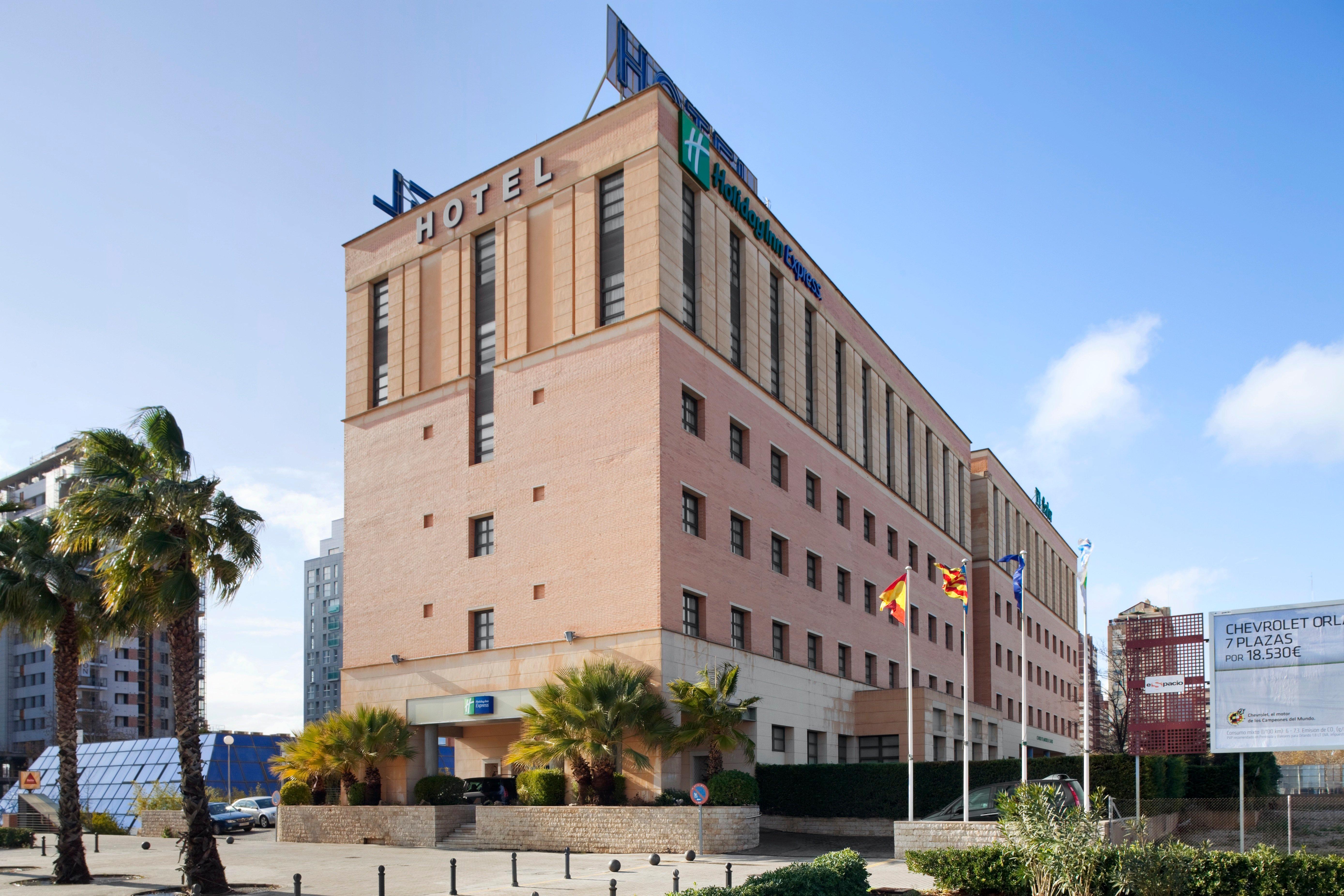 Holiday Inn Express Ciudad De Las Ciencias By Ihg Валенсия Екстериор снимка