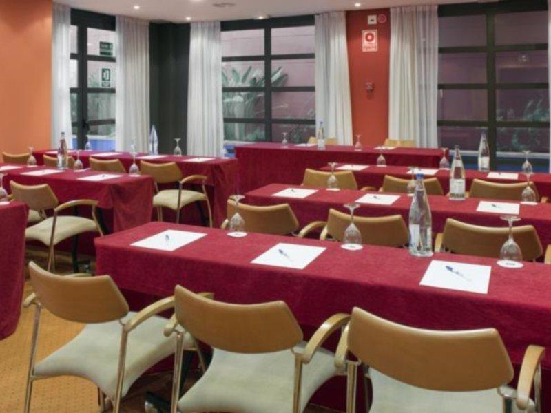 Holiday Inn Express Ciudad De Las Ciencias By Ihg Валенсия Екстериор снимка