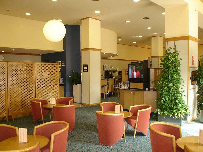 Holiday Inn Express Ciudad De Las Ciencias By Ihg Валенсия Екстериор снимка