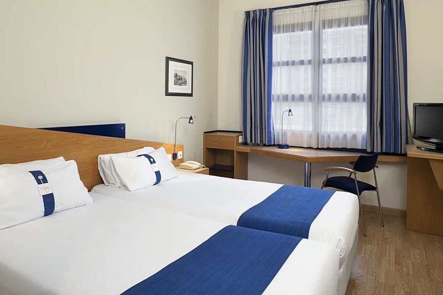 Holiday Inn Express Ciudad De Las Ciencias By Ihg Валенсия Екстериор снимка