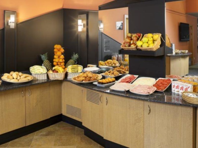 Holiday Inn Express Ciudad De Las Ciencias By Ihg Валенсия Екстериор снимка