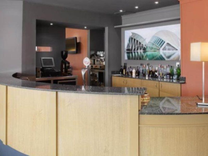Holiday Inn Express Ciudad De Las Ciencias By Ihg Валенсия Екстериор снимка