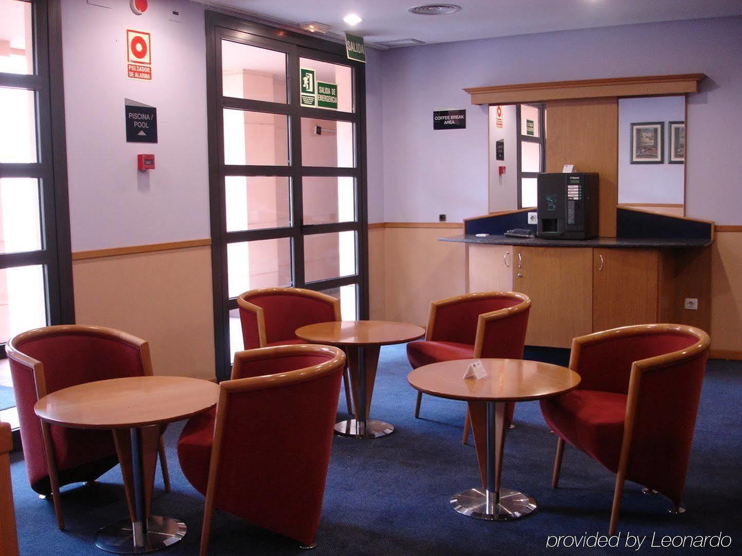 Holiday Inn Express Ciudad De Las Ciencias By Ihg Валенсия Ресторант снимка